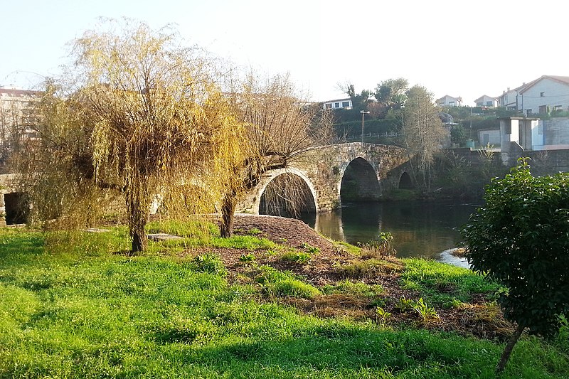 File:Ponteareas, Ponte dos Remedios.jpg