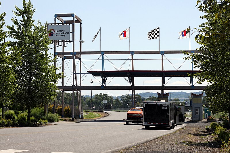 File:Portland International Raceway entrance.jpg