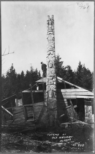 File:Post card. Village Island totems. - NARA - 297712.tif