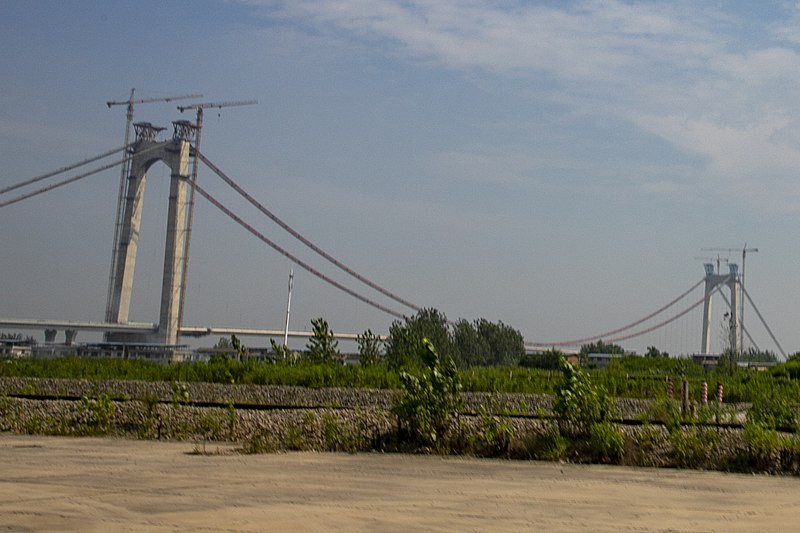 File:QiPanZhou Yangtze River Bridge.jpg