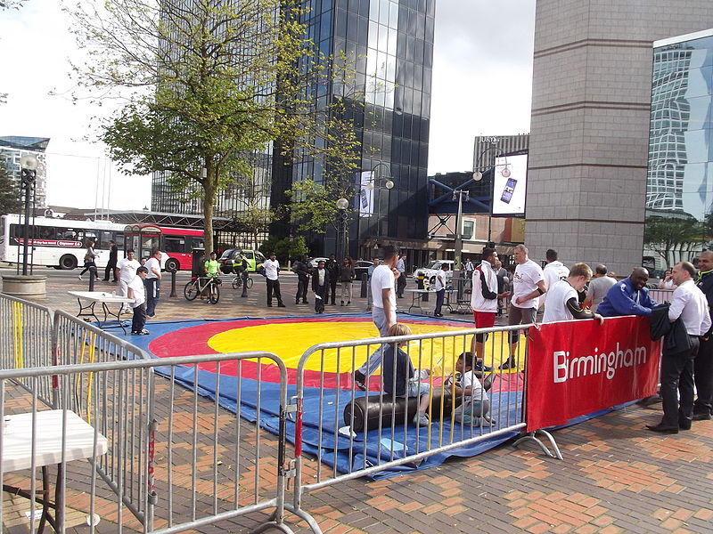 File:Queen's Baton Relay - Centenary Square - Wrestling (14330620912).jpg