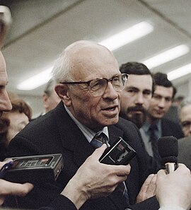 <span class="mw-page-title-main">Andrei Sakharov</span> Soviet nuclear physicist and human rights activist