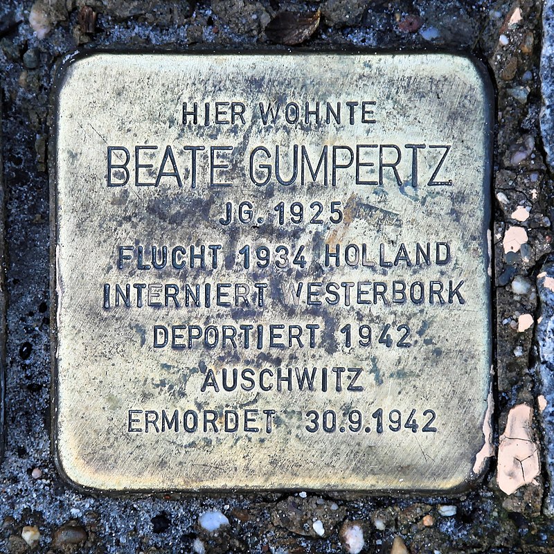 Rhauderfehn - Rhauderwieke - 3 - Stolpersteine Gumpertz, Beate 01 ies.jpg