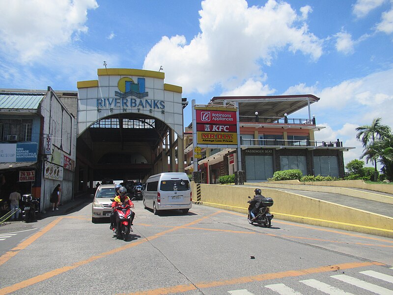 File:Riverbanks Center Marikina (Metro Manila; 2023-08-11) E911a 10.jpg