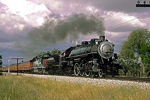 SP 2472 Coming into Paso Robles May 1994xRP - Flickr - drewj1946.jpg