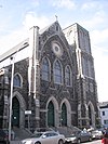 Herz-Jesu-Kirche, Pfarrhaus, Schule und Kloster