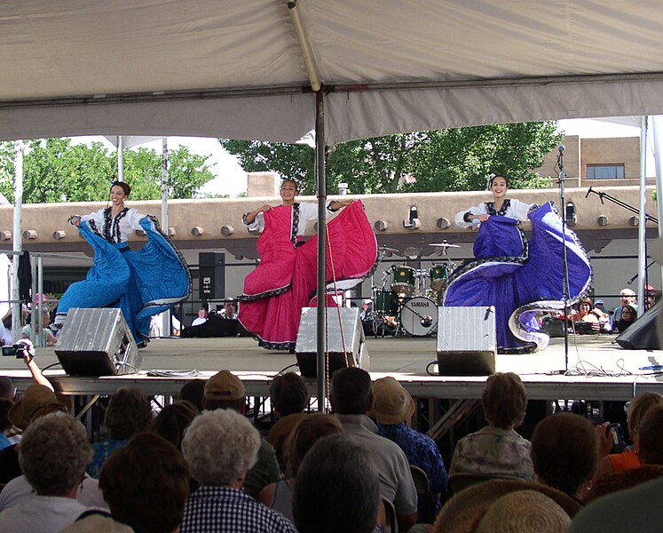 File:SantaFeFestivalDancers.jpg