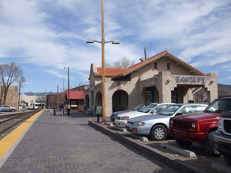 File:Santa Fe Depot stn viewed from the south.JPG