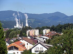 Panorama grada i njegove velike termoelektrane