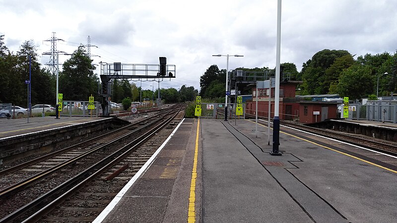 File:Southampton Central Railway Station Platform 3b end.jpg