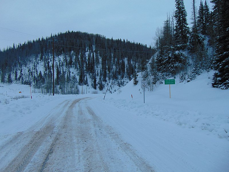 File:Southeast on SR-96 entering Clear Creek, Utah, Dec 16.jpg