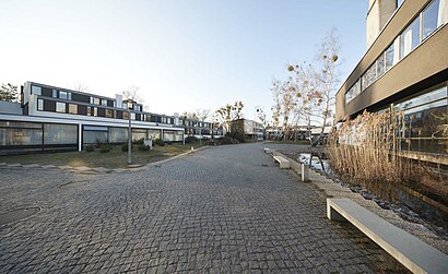 So kommt man zu dem Studentendorf Schlachtensee mit den Öffentlichen - Mehr zum Ort Hier