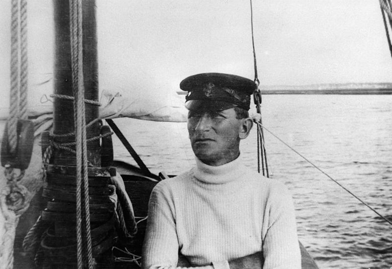 File:StateLibQld 2 164179 Victor Campbell on board 'Thalia', 1910.jpg