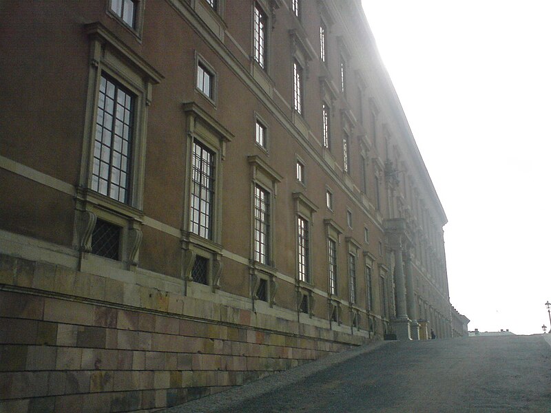 File:Stockholm Castle north facade from the east.JPG