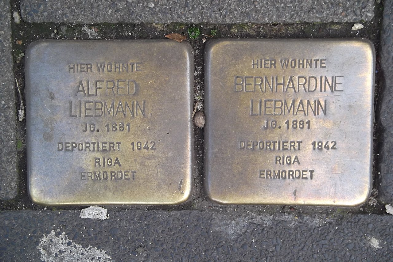 Stolperstein Duisburg 200 Marxloh Hagedornstraße 32 2 Stolpersteine L.jpg