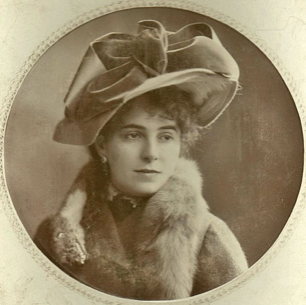 File:Strelisky Portrait of Etelka Benkő 1901.jpg