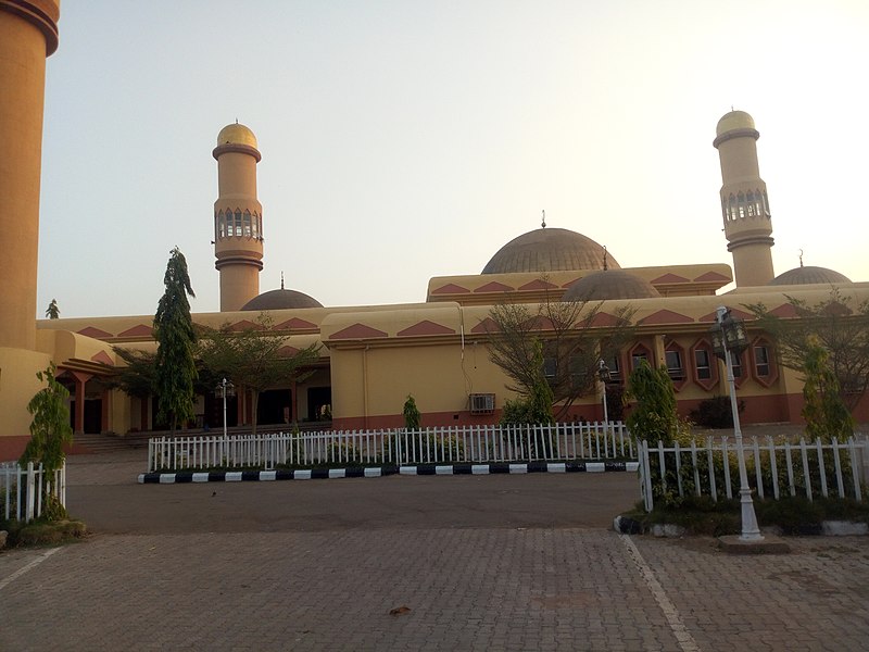 File:Sultan bello mosque by Anasskoko 09.jpg