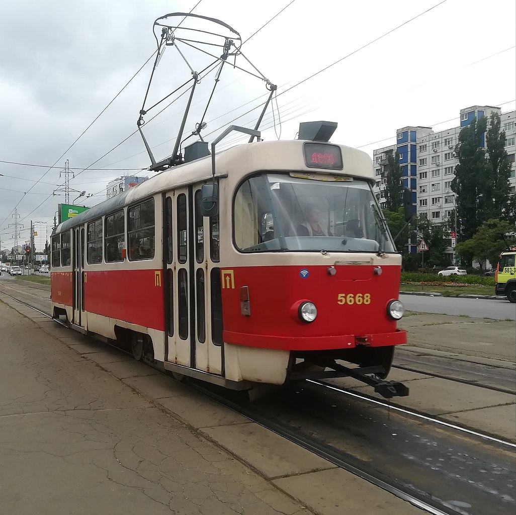 Le compte est bon - Page 3 1026px-Tatra_T3SUCS_Bratyslavska_street_Kyiv_20190710