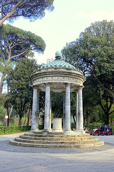 File:Tempio di Diana - Villa Borghese - Rome, Italy - DSC05650.jpg