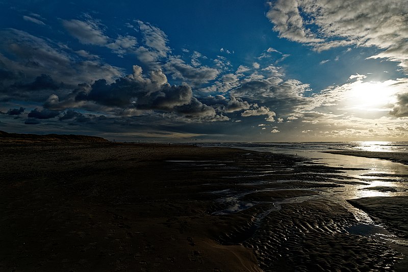 File:Texel - North Sea Beach between Paal 9 & 8 - View South II.jpg