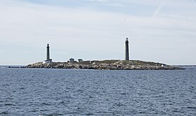 Вид на остров Тэчер, северный маяк находится справа