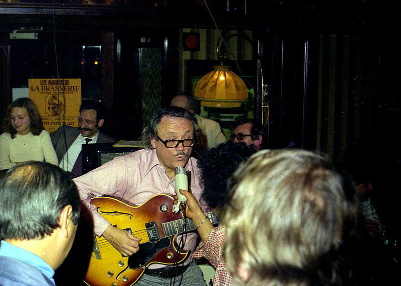 File:Toots Thielemans 1975.jpg