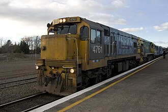 DCP 4761 in Tranz Scenic livery hauling the TranzAlpine. Tranz Scenic Locomotive 4761.jpg