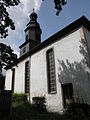 Kirche mit Ausstattung, Kirchhof mit Grabmalen und Einfriedung