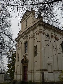 Kostel sv. Víta v Tuchoměřicích (východní průčelí)