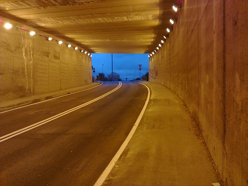 File:Tunnel Savona - panoramio.jpg