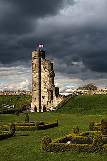 Tutbury Castle (3) (geograph 4461920).jpg