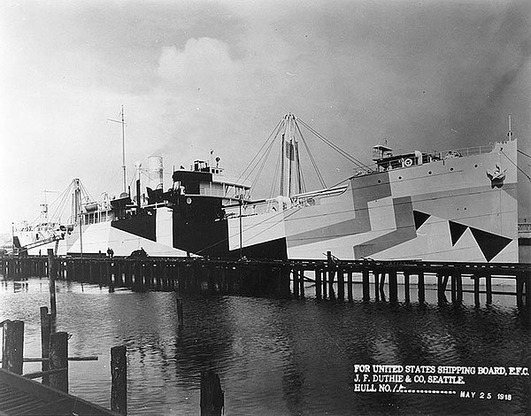 West Bridge in dazzle camouflage shortly before completion in May 1918