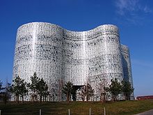 Die Universitätsbibliothek (IKMZ) der BTU von den Architekten Herzog & de Meuron.