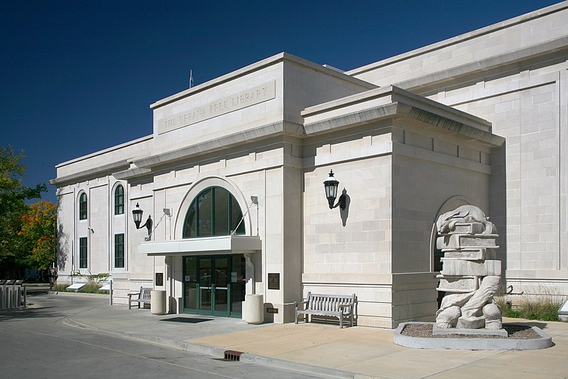 File:Urbana Free Library entrance.jpg