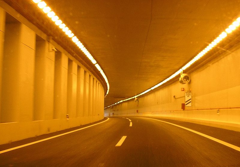 File:VCI Tunel Soares dos Reis (Gaia).JPG