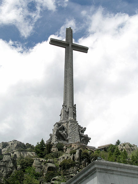 At 150 metres (490 ft), the crucifix at the Valle de los Caídos, built in 1940–59, is the world's tallest.