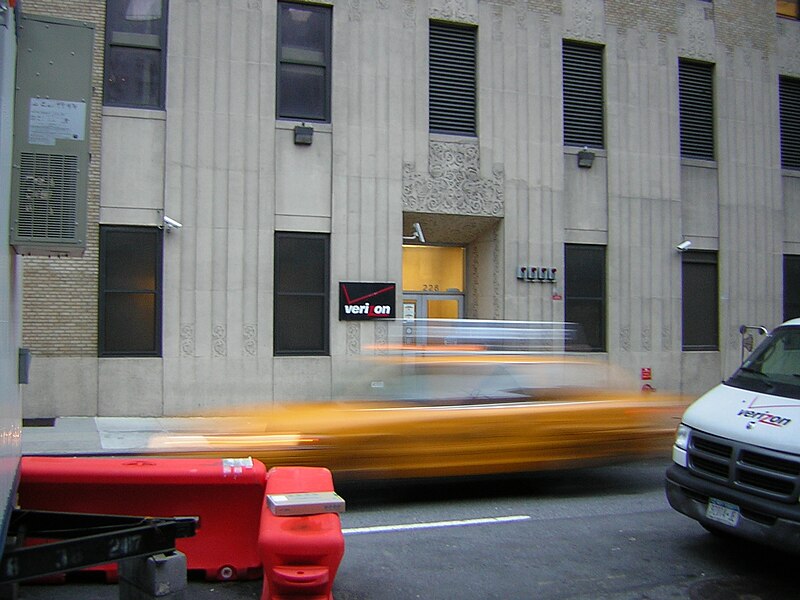 File:Verizon, 228 East 56th Street.jpg