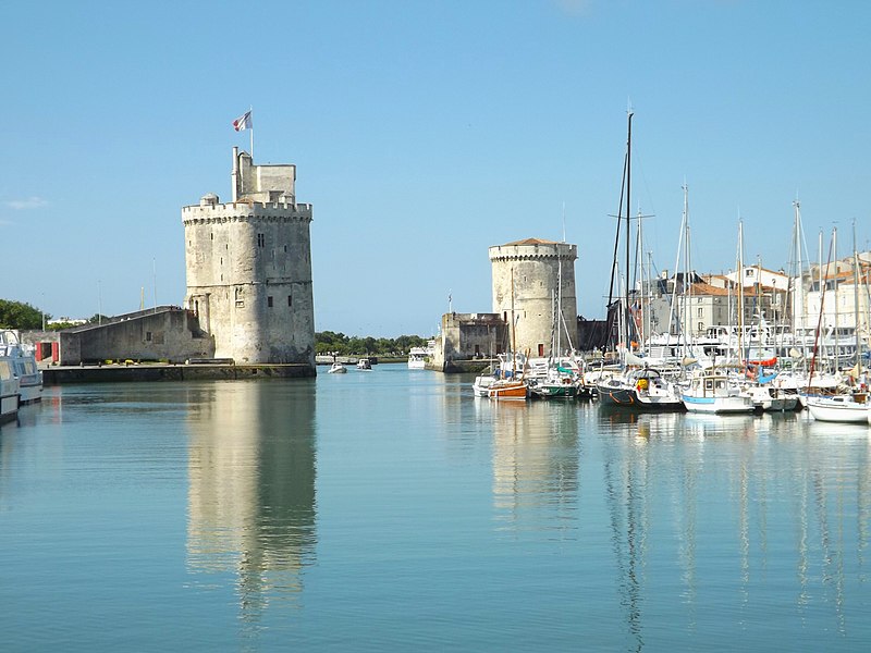 File:Vieux Port La Rochelle 2017.jpg