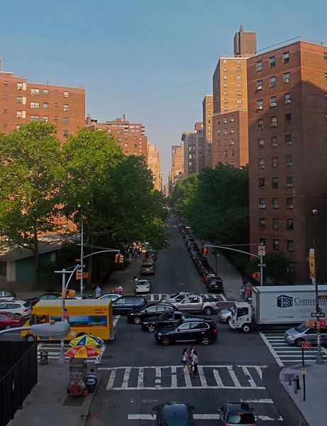 File:View east down 26th Street, Manhattan, from High Line.jpg