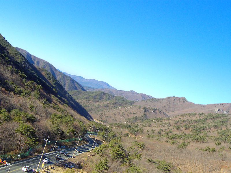 File:View from Eden Valley, Yangsan, South Korea (3184909808).jpg