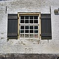 Voorgevel, middelste raam met luiken - Berlicum - 20330747 - RCE.jpg