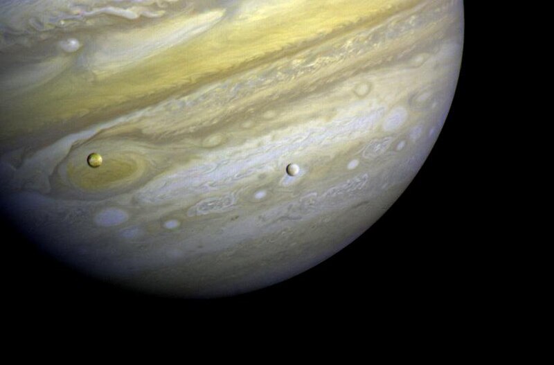 File:Voyager 1 Jupiter Io Europa.jpg