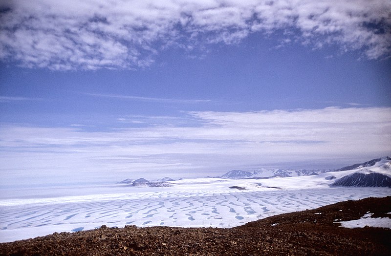 File:Ward Hunt Island, Ice Shelf 08.jpg