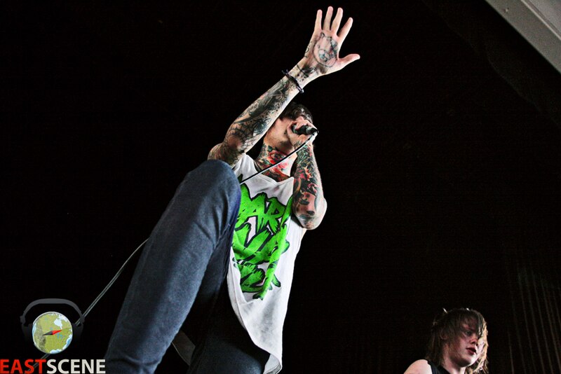 File:Warped Tour 2010 - BMTH 4.jpg