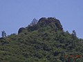 Gunung Watu Pecah dilihat dari dekat