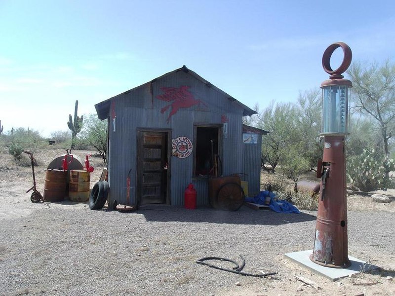 File:Wickenburg Vulture Mine-Gas Station.jpg