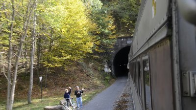 Файл: Wsmr влаков тунел 20161009 150847.webm