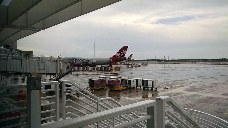 File:"Pretty Woman" (G-VROY) at MCO (26843864340).jpg