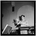 (Portrait of Leonard Bernstein, Carnegie Hall, New York, N.Y., between 1946 and 1948) (LOC) (5189938246).jpg