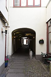 Fil:Åkermanska huset i Göteborg - passage mot Drottninggatan.jpg